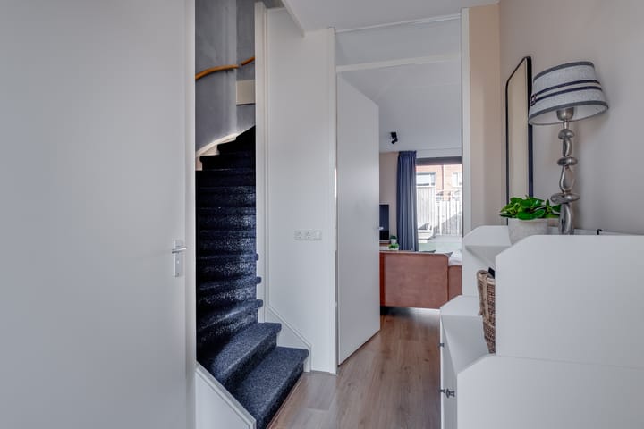 Foto 8 van Van der Willigenstraat 28