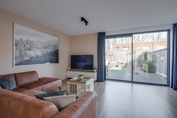 Foto 9 van Van der Willigenstraat 28