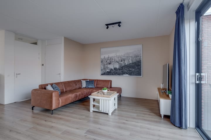 Foto 10 van Van der Willigenstraat 28