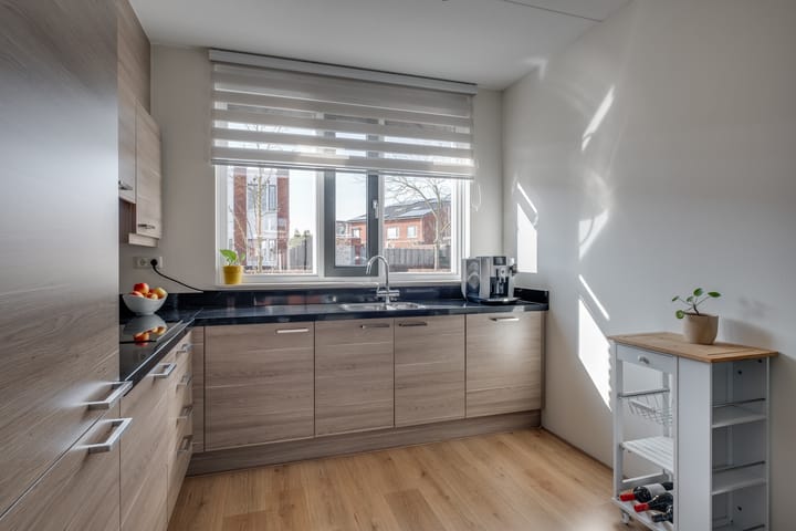 Foto 15 van Van der Willigenstraat 28