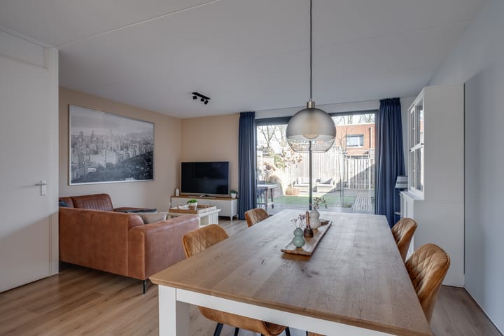 Foto 18 van Van der Willigenstraat 28