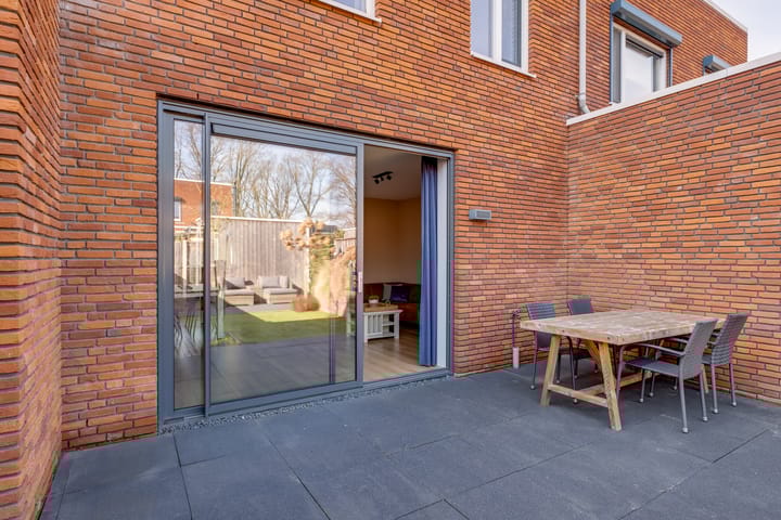 Foto 36 van Van der Willigenstraat 28