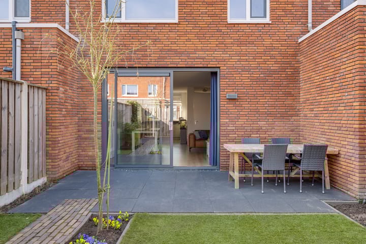 Foto 37 van Van der Willigenstraat 28