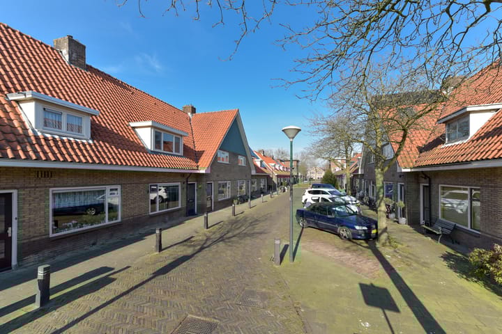 Foto 2 van Burgemeester Strick van Linschotenstraat 22