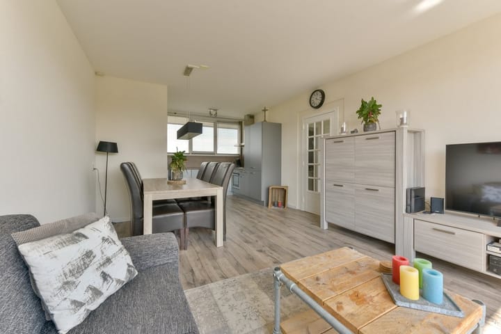 Photo 9 of Anna Paulownalaan 143