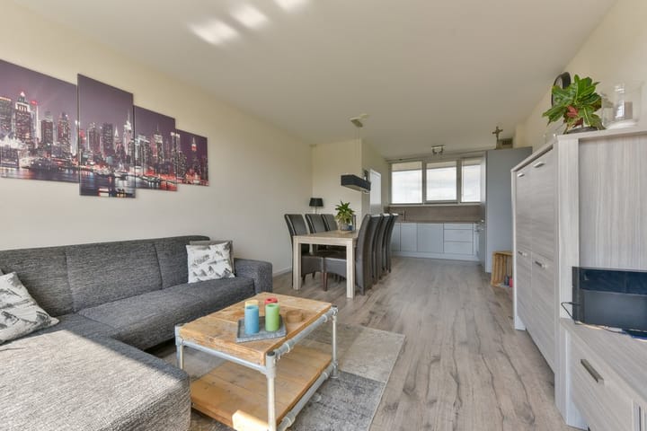 Photo 10 of Anna Paulownalaan 143