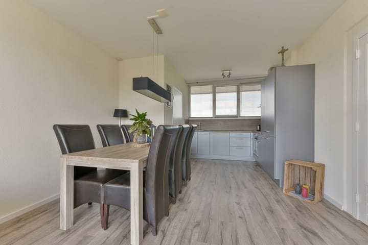 Photo 11 of Anna Paulownalaan 143