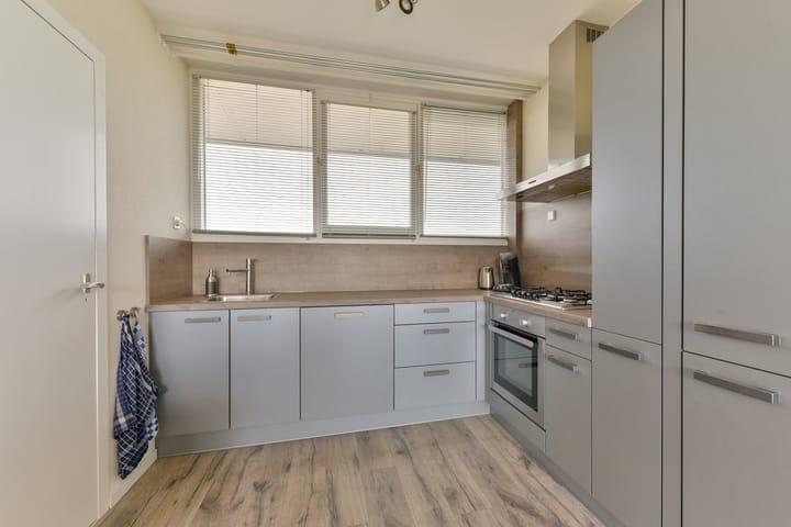 Photo 13 of Anna Paulownalaan 143