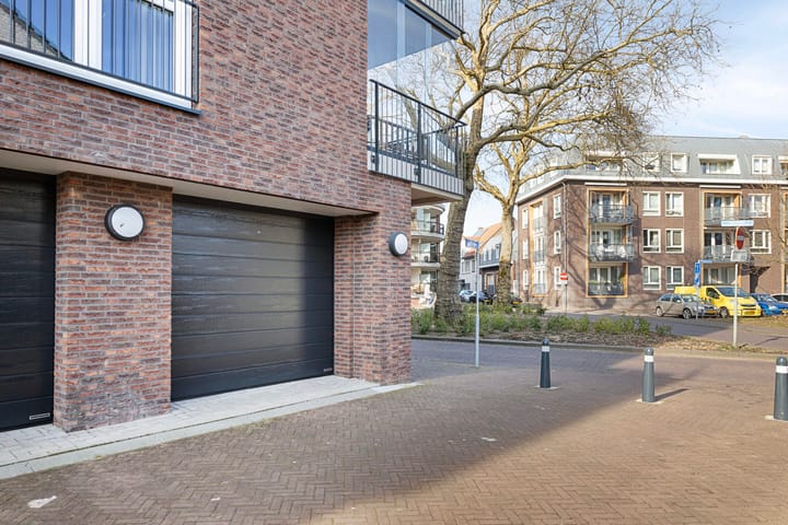 Foto 27 van Karel Mollenstraat Zuid 42-B