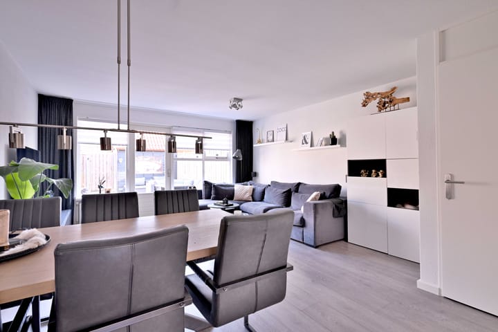 Foto 9 van Versteegstraat 21