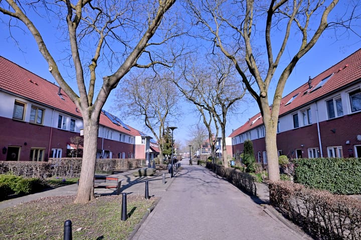 Foto 33 van Versteegstraat 21