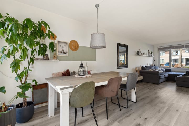 Foto 18 van Lotusbloemweg 16