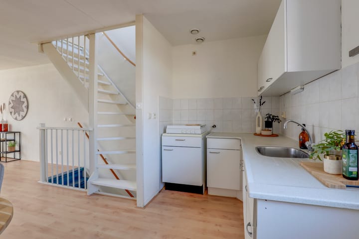 Foto 10 van Johannes Uitenbogaertstraat 30