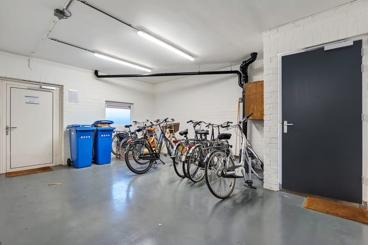 Foto 30 van Jan Buschstraat 25