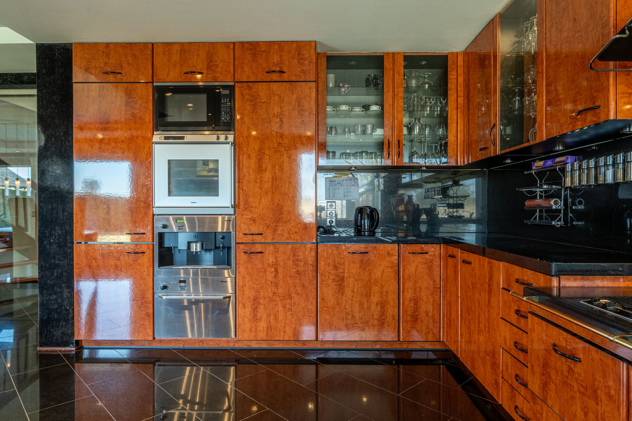 Foto 15 van Binnenmaasoever 16