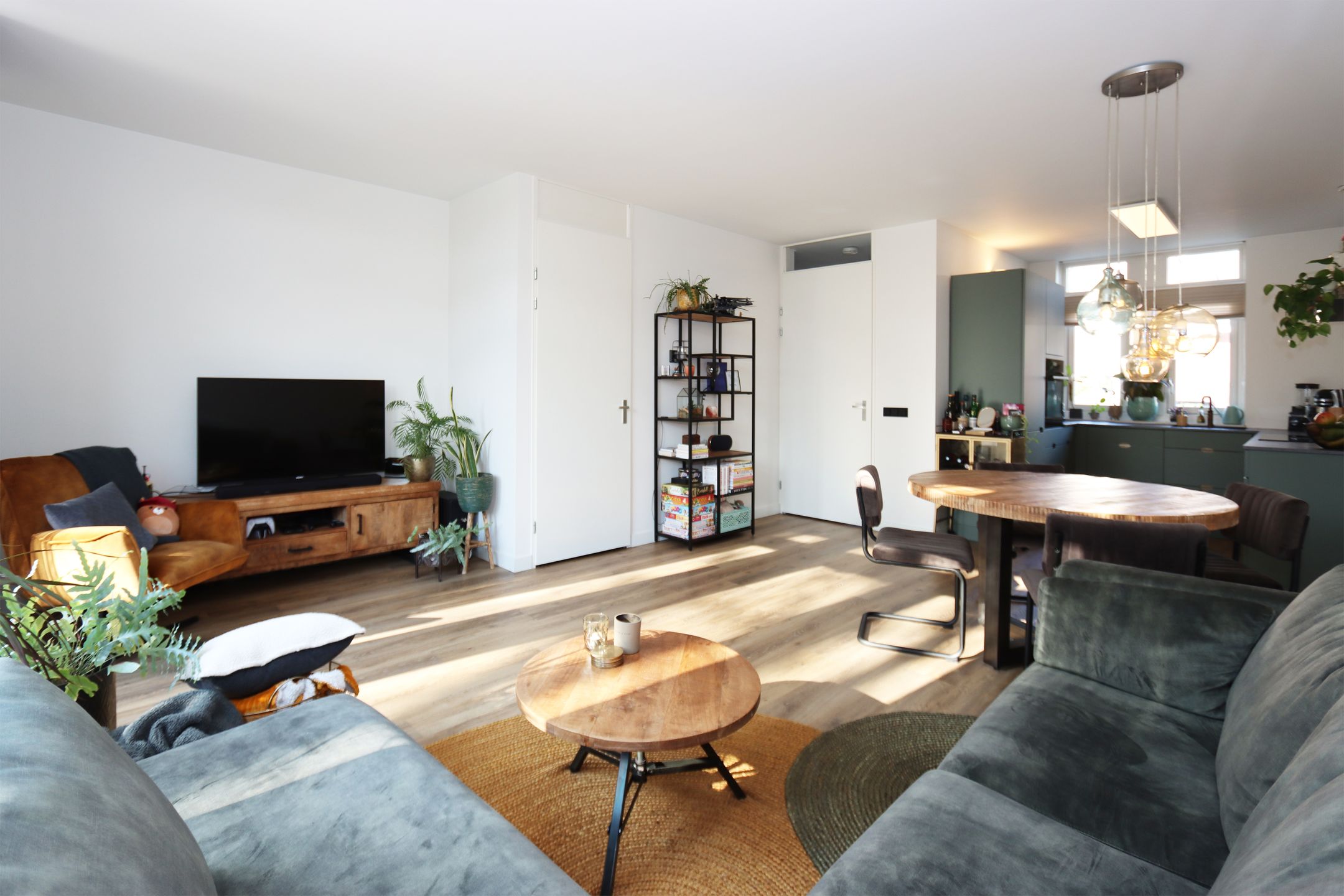 Foto 15 van Bezembinder 50