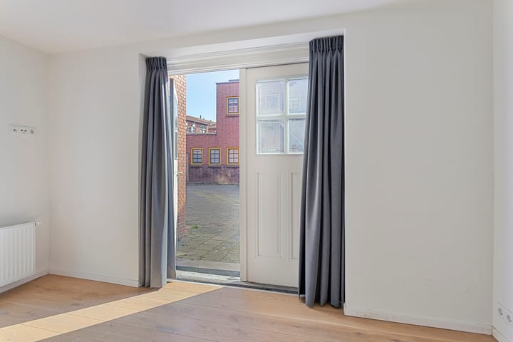 Photo 7 of Bankastraat 42-E