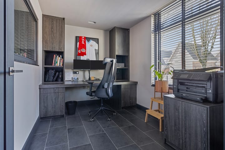 Photo 12 of Merefeltstraat 6