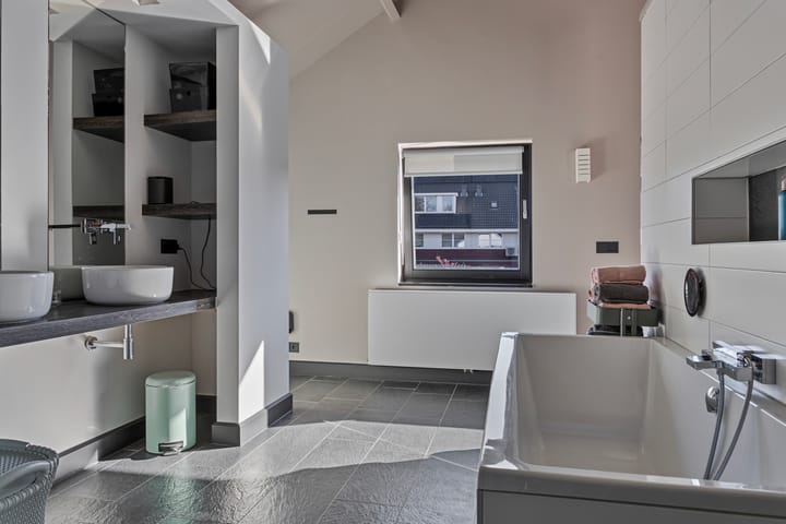 Photo 32 of Merefeltstraat 6