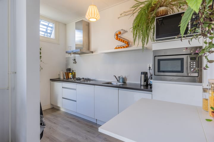 Foto 15 van Agnietenstraat 105