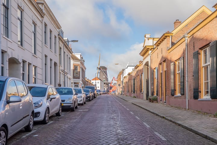 Foto 28 van Agnietenstraat 105