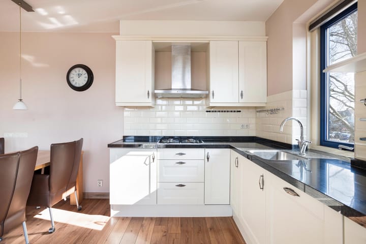 Photo 19 of Weemstraat 7