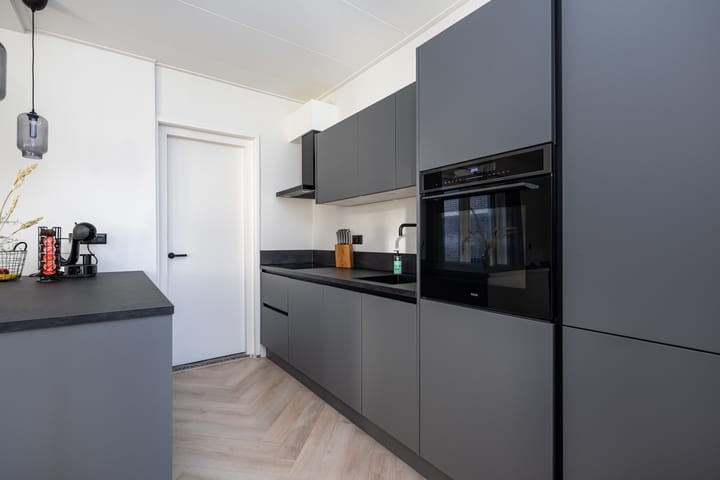 Foto 9 van Juliana van Stolberglaan 12