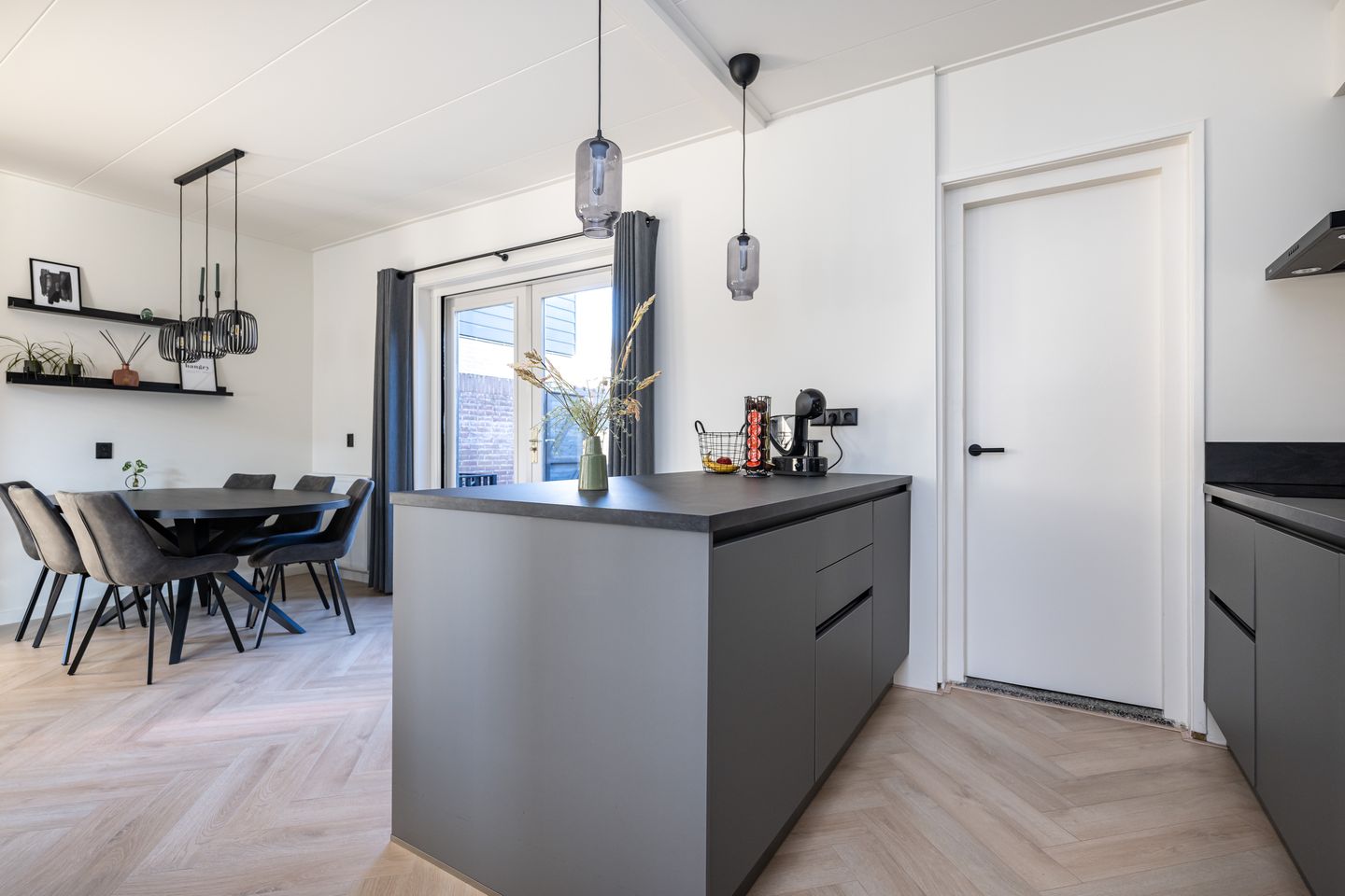 Foto 10 van Juliana van Stolberglaan 12