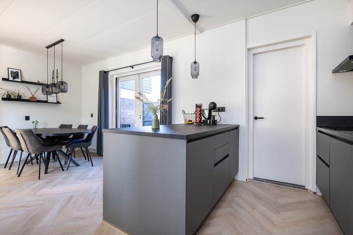 Foto 10 van Juliana van Stolberglaan 12