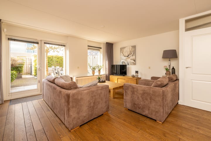 Foto 12 van Van Doornicksingel 84