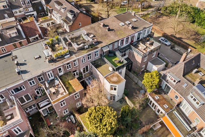 Foto 29 van Van Alphenstraat 28-A