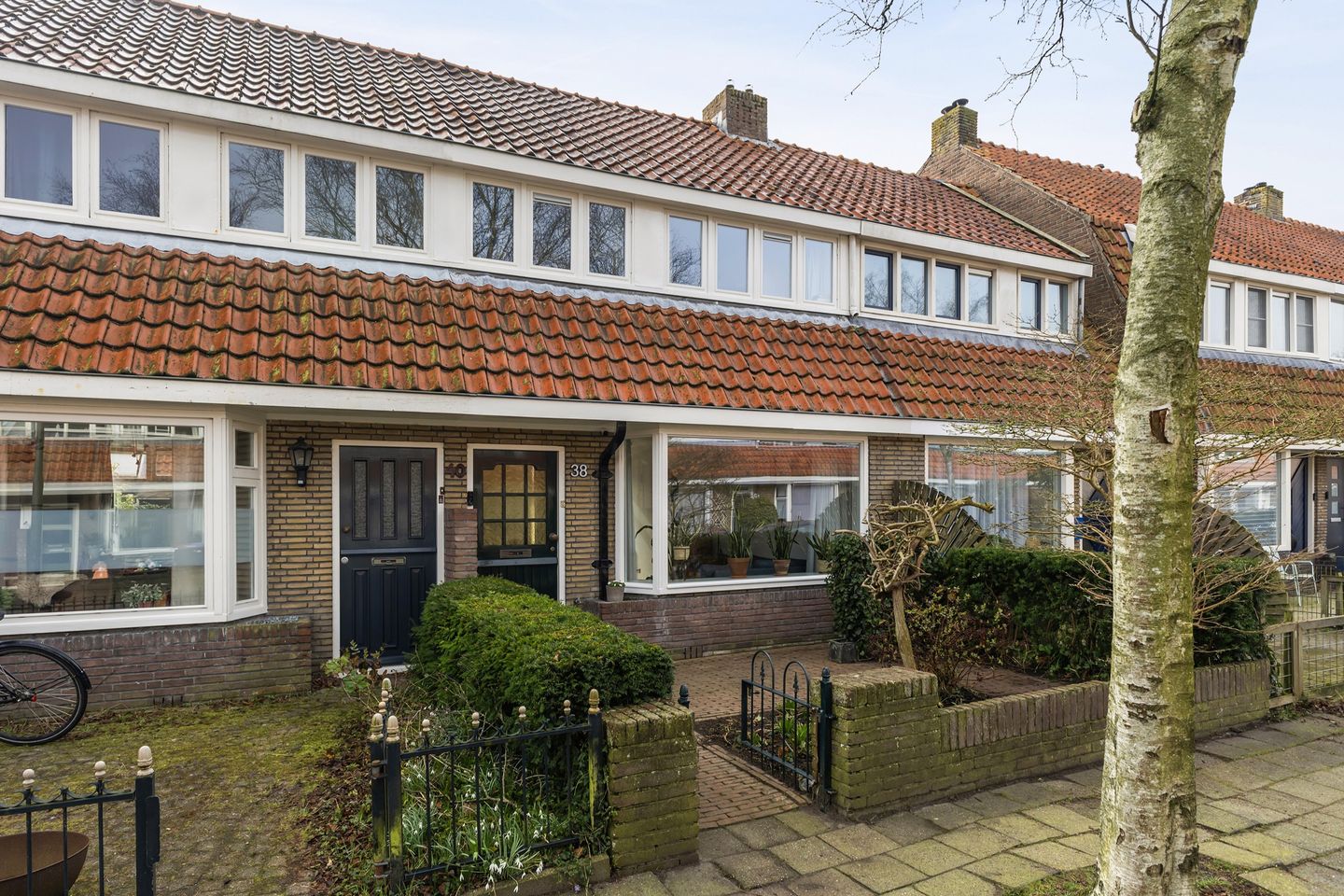 Photo 1 of Bijenhofstraat 38