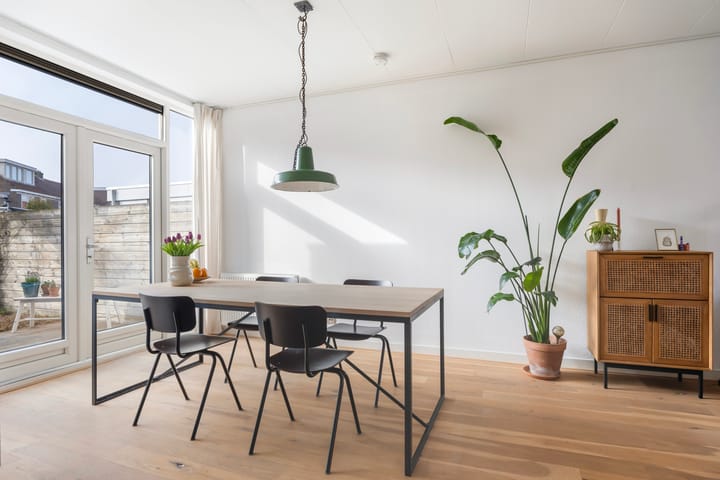 Photo 2 of Bijenhofstraat 38