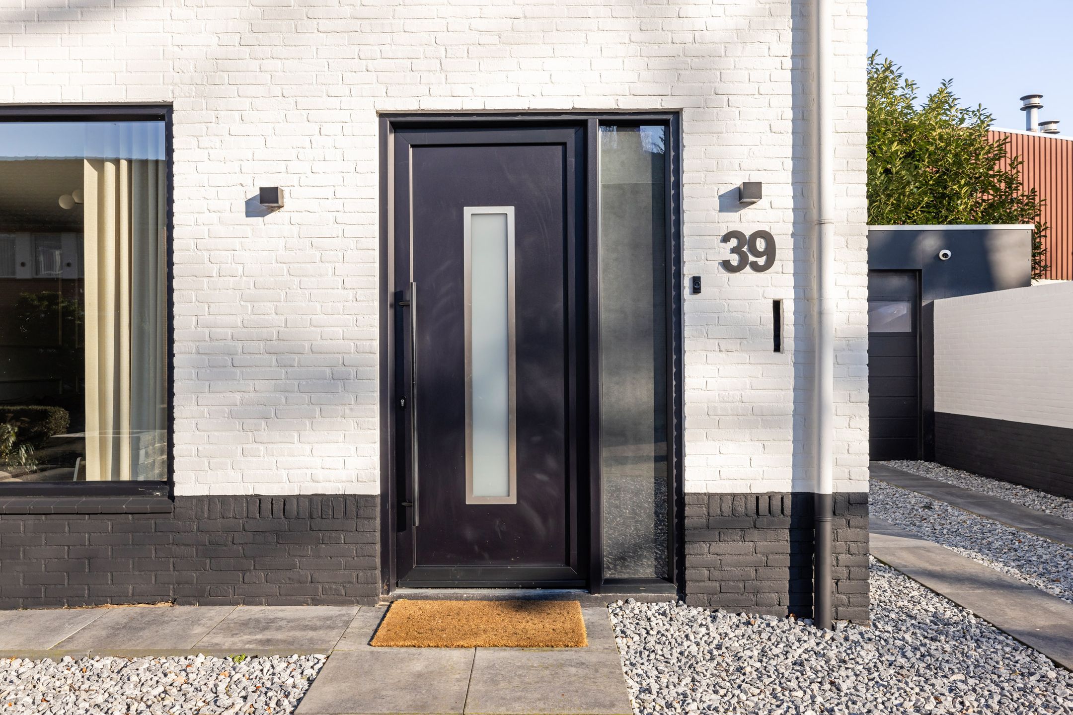 Photo 3 of Burgemeester Uijenstraat 39