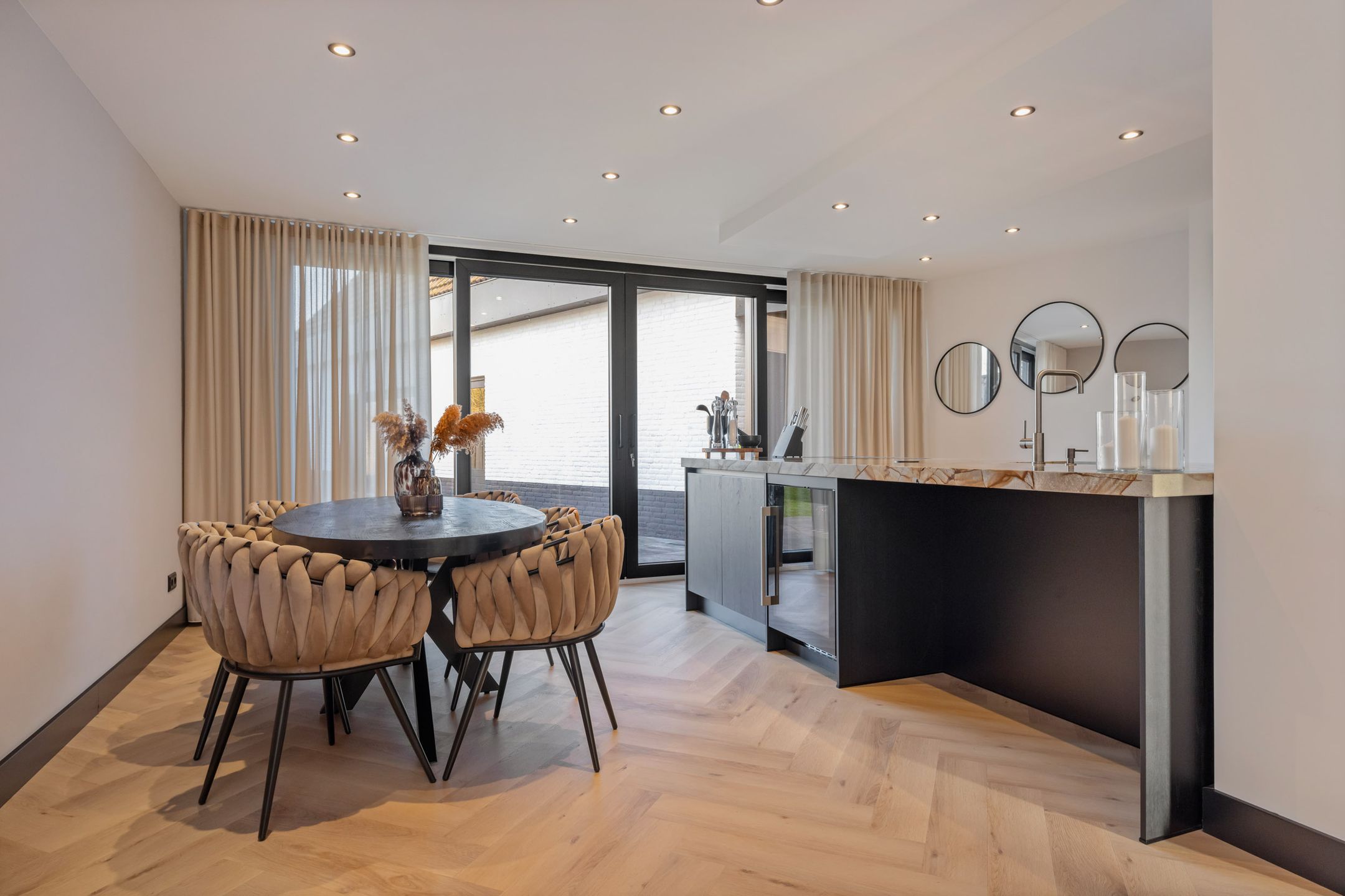 Photo 12 of Burgemeester Uijenstraat 39