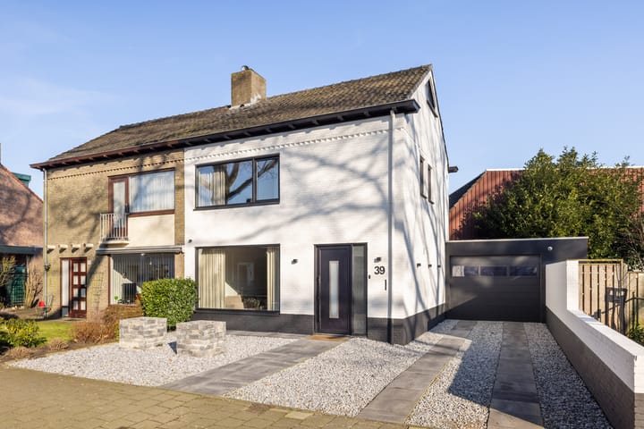 Foto 49 van Burgemeester Uijenstraat 39