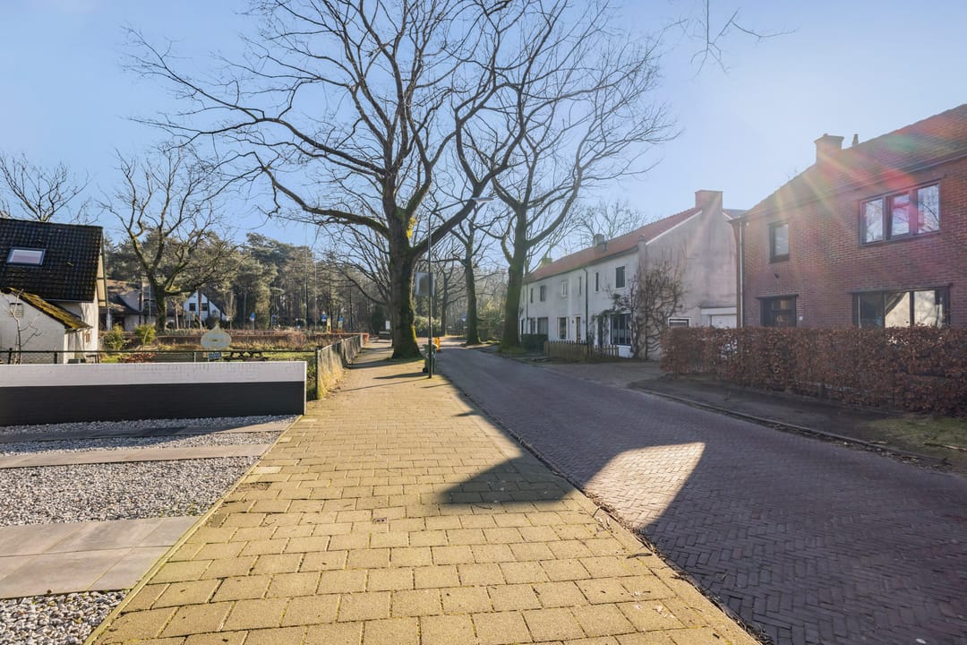 Photo 52 of Burgemeester Uijenstraat 39