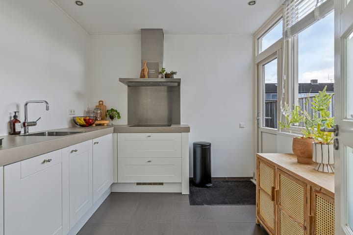 Photo 3 of Deken Tomaslaan 22