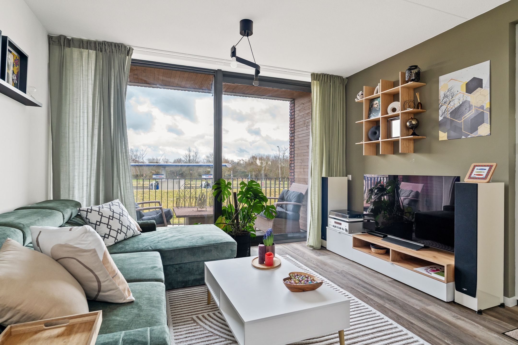 Foto 6 van Groningerstraatweg 361-D4