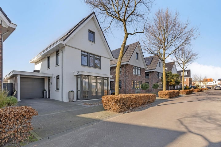 Bekijk foto van Merijntje Gijzenlaan 22
