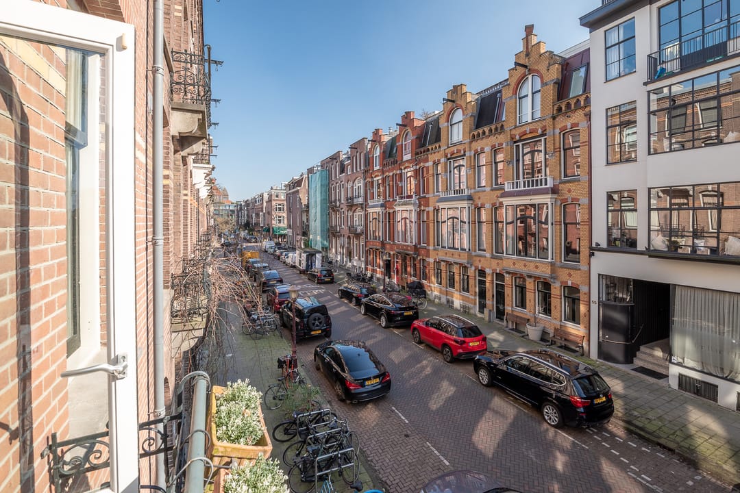 Photo 58 of Valeriusstraat 58-H