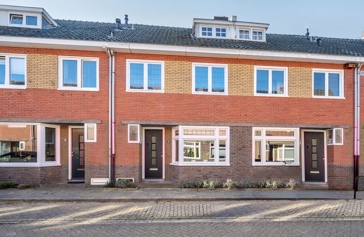 Foto 1 van van Beringenstraat 8