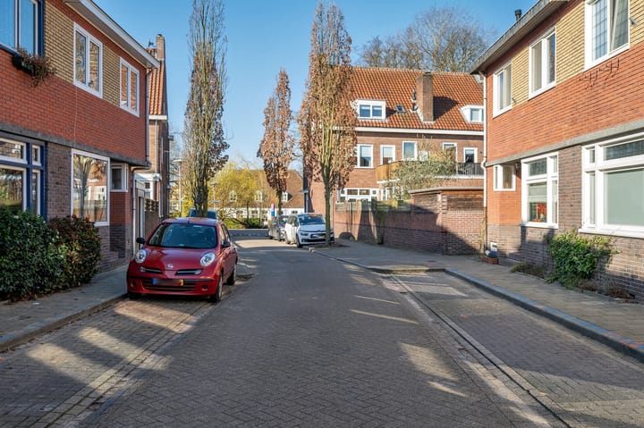 Foto 51 van van Beringenstraat 8