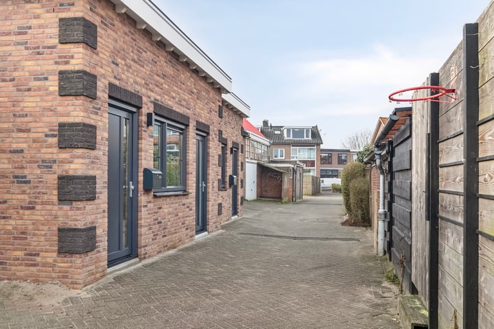 Photo 3 of Oostlaan 6-B
