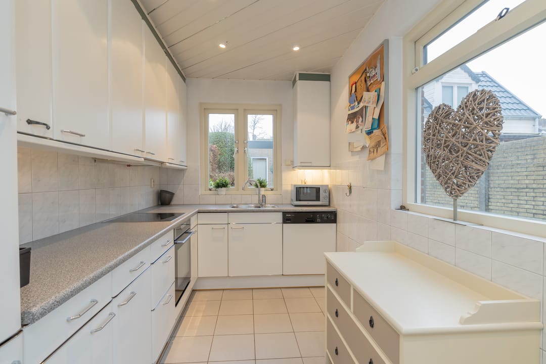 Foto 16 van Weeresteinstraat 93