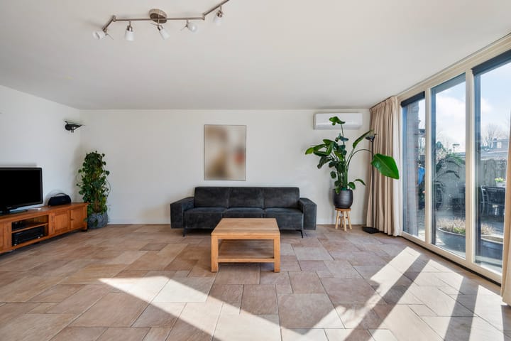 Foto 15 van Guadeloupestraat 10