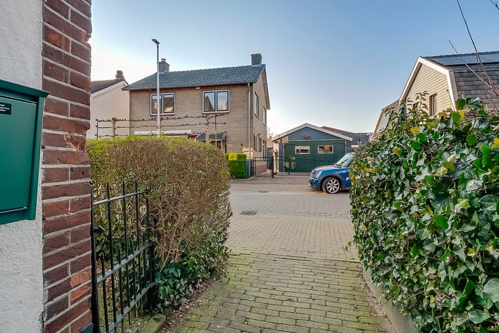 Photo 10 of van Bennekomweg 38-A