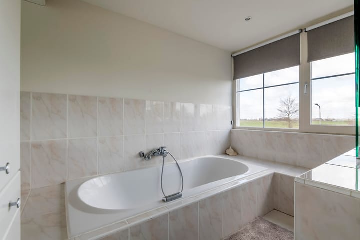 Foto 33 van Roerdompstraat 25