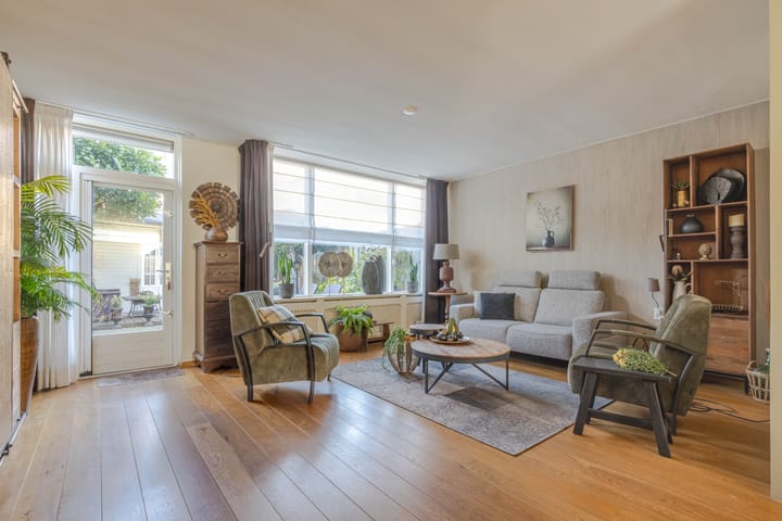 Photo 8 of Bachstraat 37