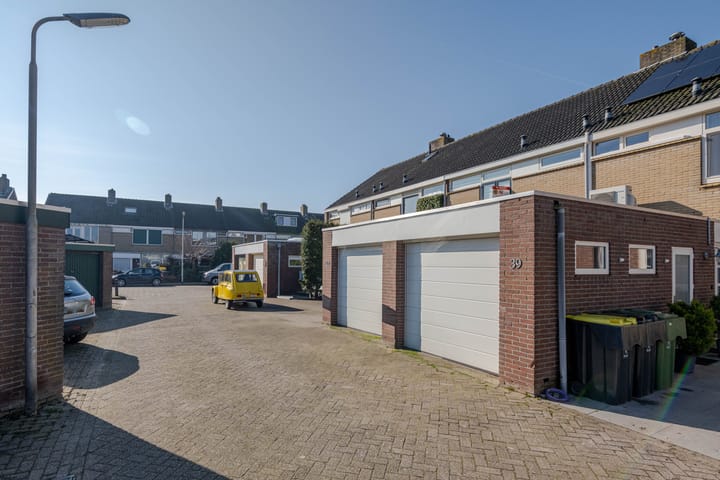 Photo 36 of Bachstraat 37
